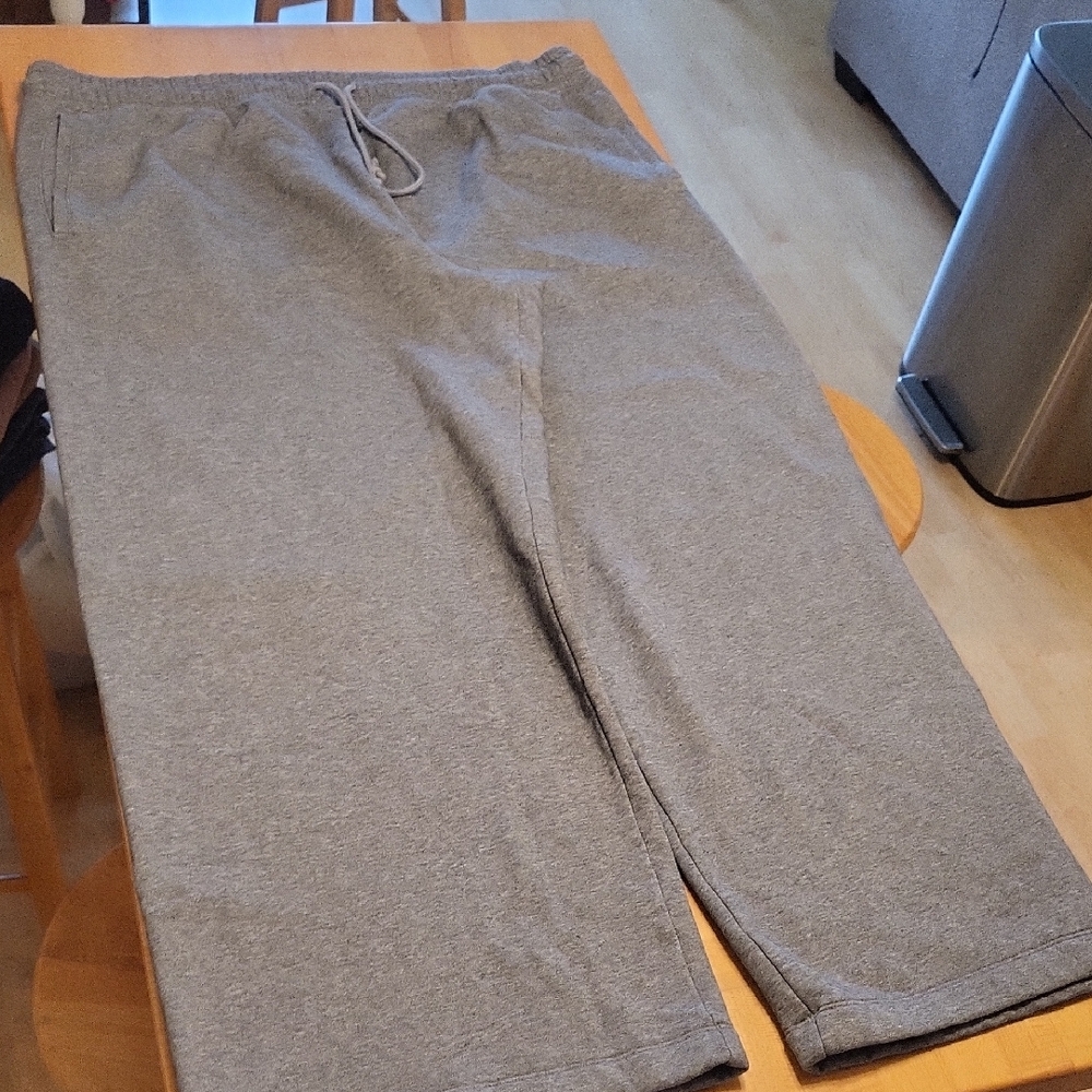 SKIMS Men's Heather Gray Sweatpants Joggers